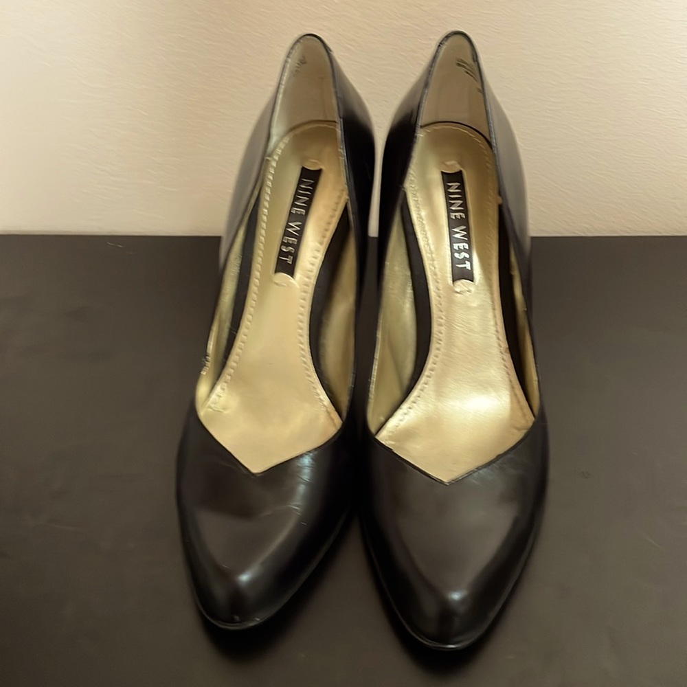 Nine West Lucero Black Leather Heels Size 5.5